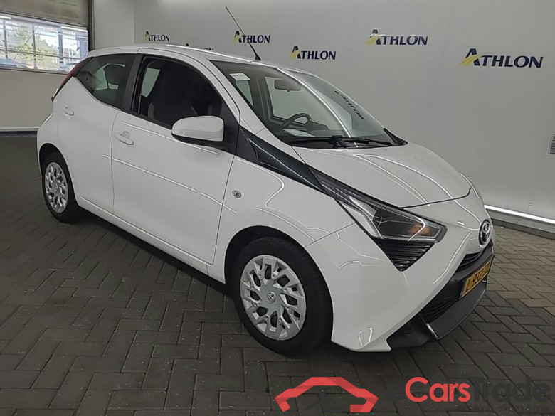 TOYOTA Aygo 1.0 VVT-i x-play 5D 53kW #2