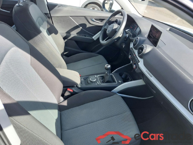 AUDI Q2 / 2016 / 5P / todoterreno Design 30 TFSI 85kW (116CV) (AC) #6