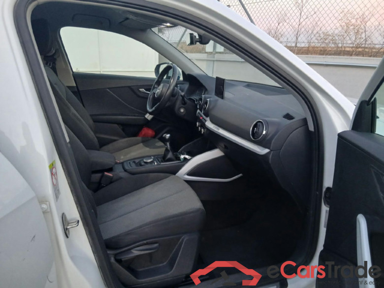 AUDI Q2 / 2016 / 5P / todoterreno Design 30 TFSI 85kW (116CV) (AC) #6