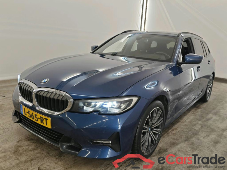 BMW 3 Serie Touring 318iA Sport Line 5d + Shadow Line