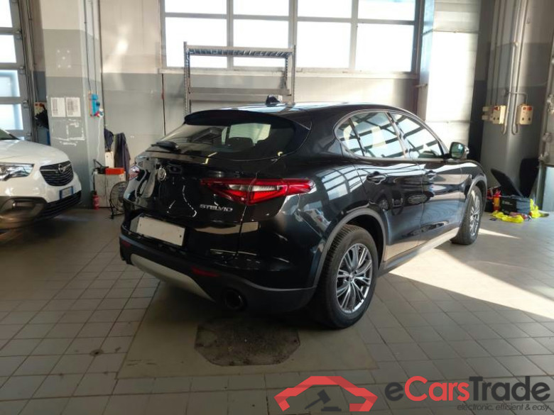 ALFA ROMEO STELVIO / 2017 / 5P / SUV 2.2 TURBO DIESEL 160CV AT8 RWD BUSINESS #2
