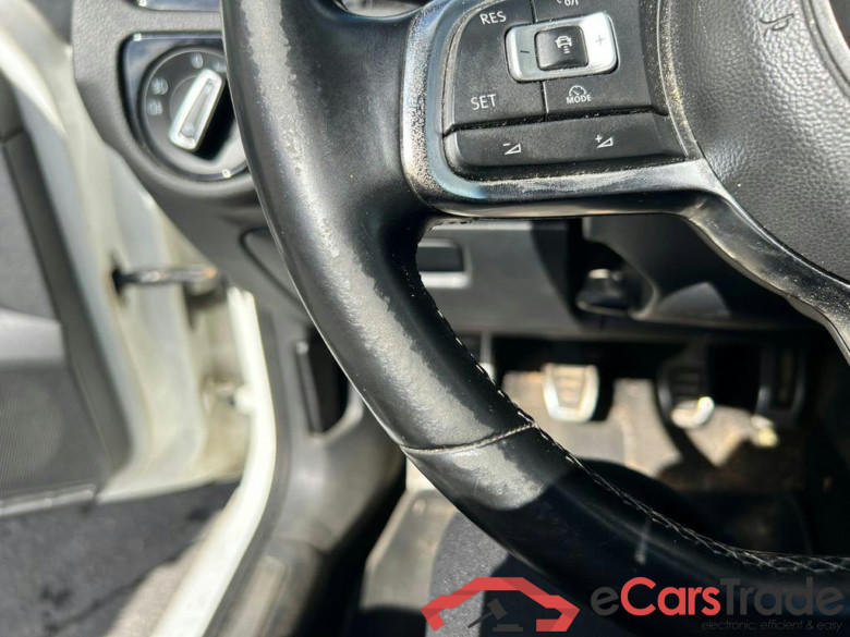 VOLKSWAGEN Golf Variant VII Golf Variant Highline 2.0 TDI BlueMotion Technology 110 kW (150 ch) 6 vitesses manuel #3