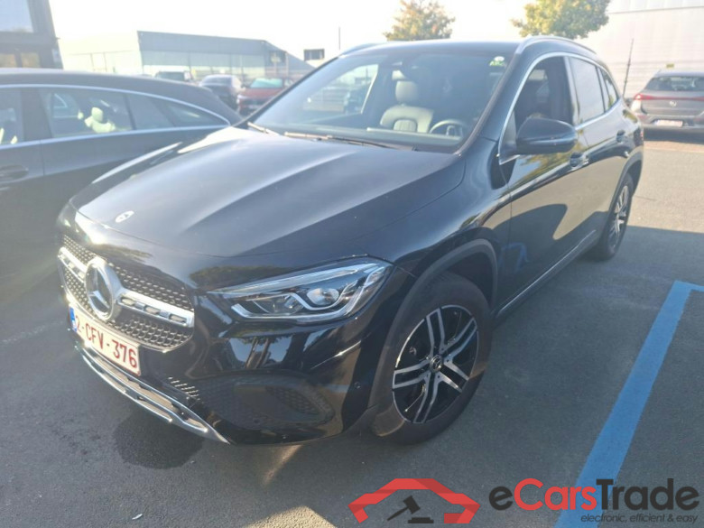 MERCEDES - MER GLA 250e 218PK DCT Business Solution Luxury  & Smartphone Integration & Towing Hook With ESP * HYBRID *