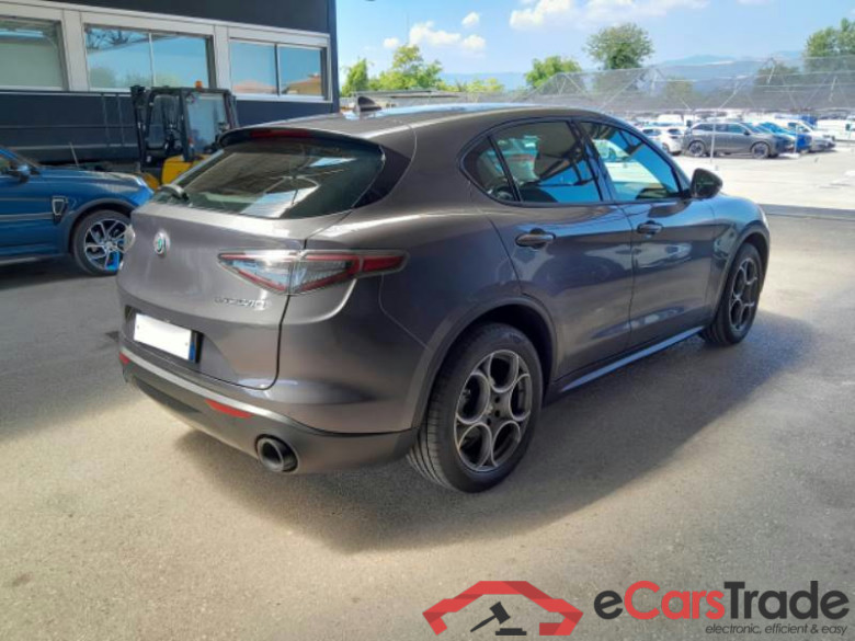 ALFA ROMEO STELVIO / 2017 / 5P / SUV 2.2 TD 210 CV SPRINT AT8 Q4 #2