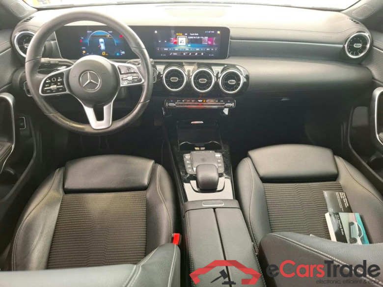 MERCEDES-BENZ CLA Shooting Brake / 2019 / 5P / Break CLA 200 d Business Line BA8 #5