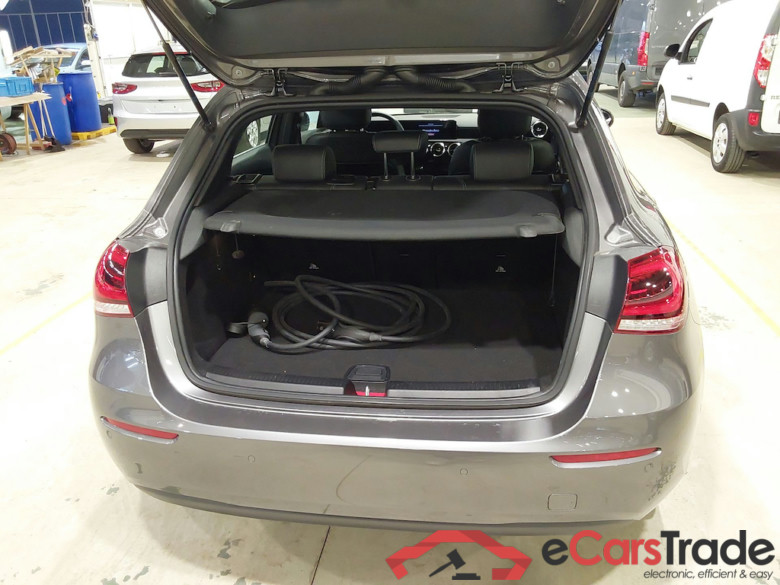 MERCEDES-BENZ A-CLASS 1.3 A 250 E DCT BUSINESS SOLUTION