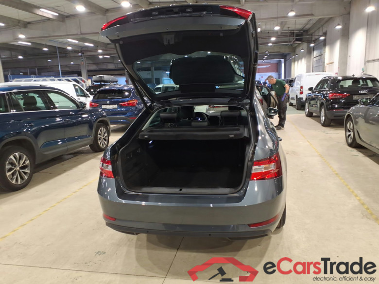 SKODA SUPERB 2.0 CRTDI 110KW CLEVER+