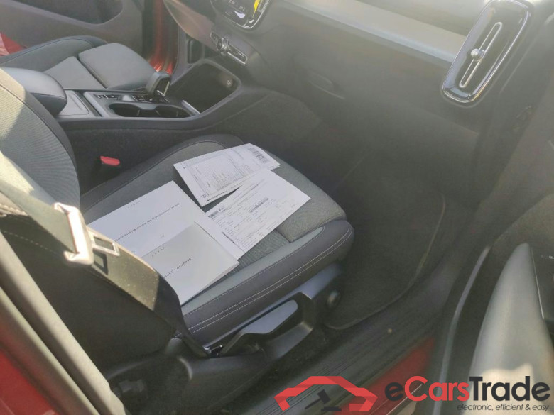 VOLVO XC40 / 2021 / 5P / todoterreno 2.0 B3 G Core Auto #6