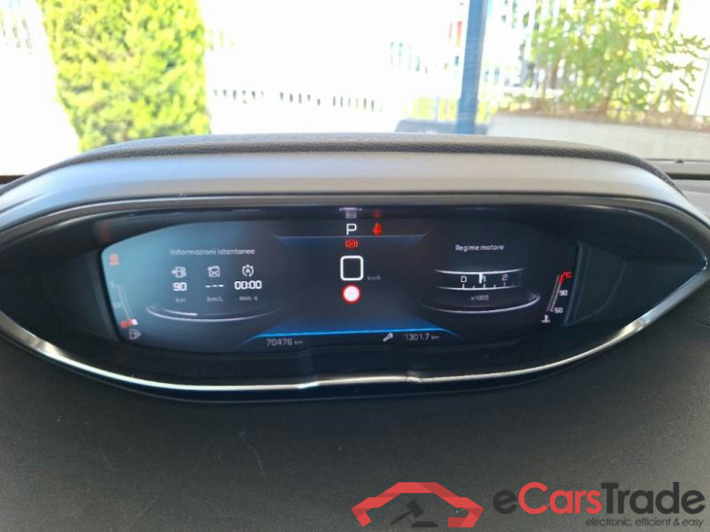 PEUGEOT 3008 / 2020 / 5P / SUV BLUEHDI 130 EAT8 SeS ACTIVE BUSINESS #4