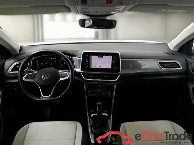 VOLKSWAGEN T-ROC / 2021 / 5P / SUV 2.0 TDI SCR STYLE DSG #3