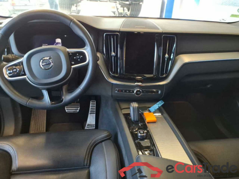 Volvo XC60 (03.2017->) DE - SUV5 B5 (Benzin) 2WD EU6d, R-Design Mild-Hybrid, (Facelift) 2021 - 2022 #6