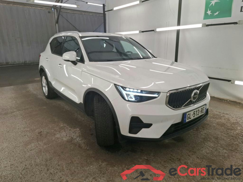 VOLVO XC40 / 2022 / 5P / SUV B3 163 DCT 7 Start #4