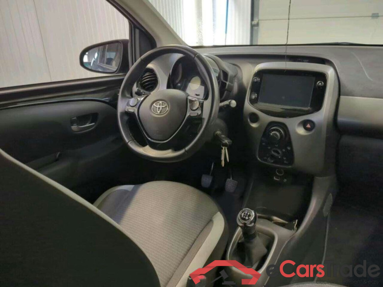 TOYOTA Aygo 1.0 VVT-i x-play #3