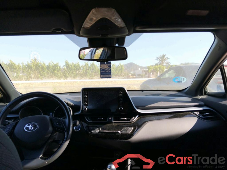 TOYOTA C-HR / 2019 / 5P / todoterreno 1.8 125H Advance #3