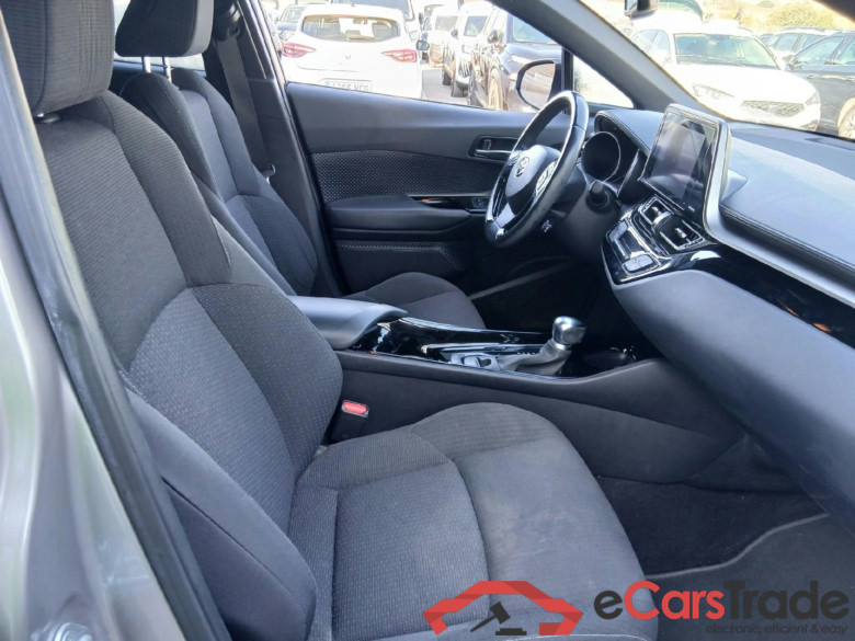 TOYOTA C-HR / 2016 / 5P / todoterreno 1.8 125H Advance (CX) #6