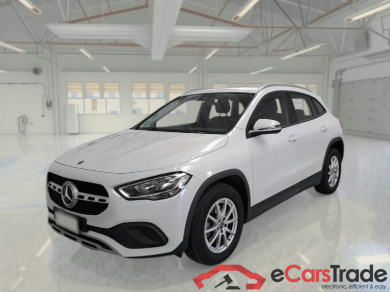 MERCEDES-BENZ GLA / 2020 / 5P / CROSSOVER GLA 180 D AUTOMATIC BUSINESS