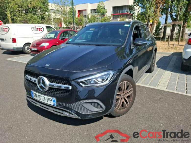 Mercedes GLA 200d Aut. Pano LED Widescreen Navi 1/2 Sport-Leather KeylessGo Camera Klima PDC ... #1