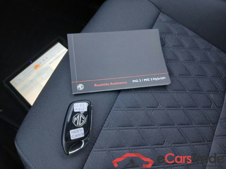 MG MG3 Hybrid+ / 2024 / 5P / berlina con portón Luxury #5