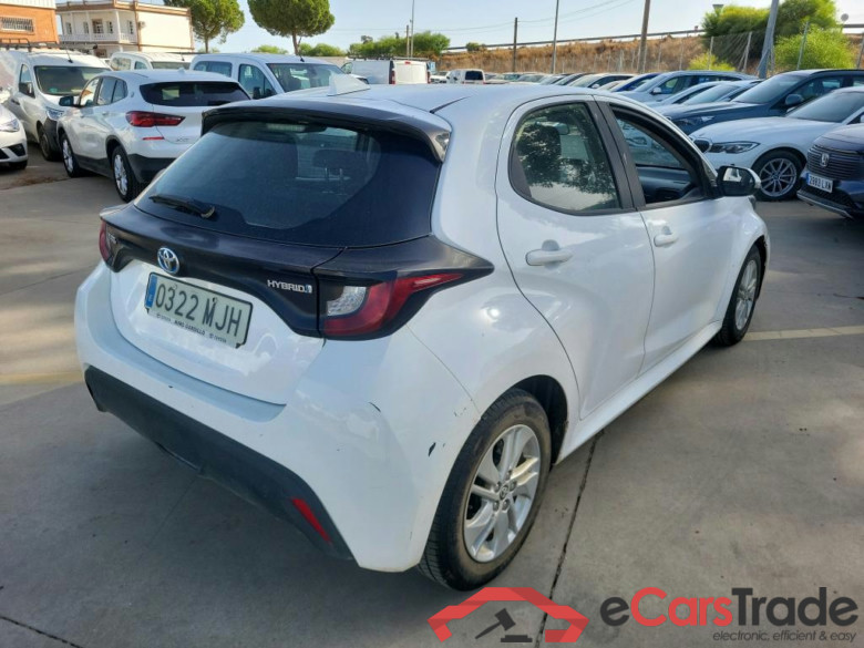 TOYOTA Yaris / 2020 / 5P / berlina con portón 1.5 120H Business Plus #2