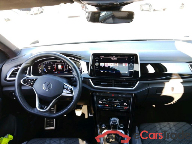 VOLKSWAGEN T-Roc / 2021 / 5P / todoterreno R-Line 1.5 TSI 110kW (150CV) #3