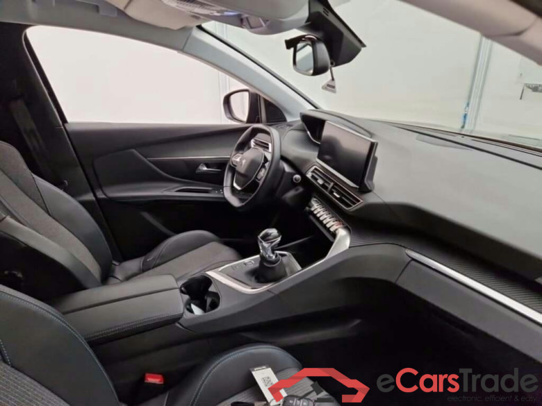 PEUGEOT 3008 1.2 PureTech Allure #3