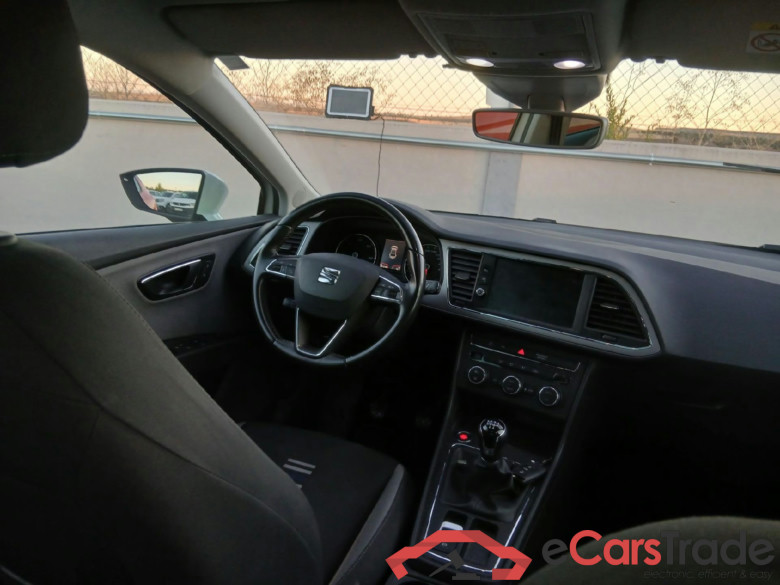 SEAT León / 2016 / 5P / berlina con portón 1.6 TDI 85kW S&S Style Visio Ed Nav (AC) #3