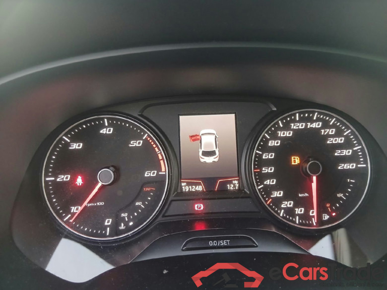 SEAT León / 2016 / 5P / berlina con portón 1.6 TDI 85kW S&S Style Visio Ed Nav (AC) #4