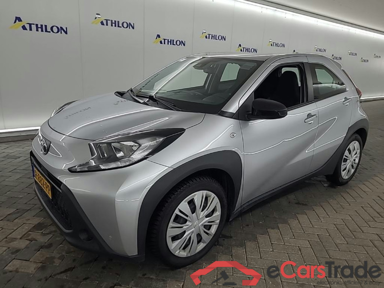 TOYOTA Aygo X 1.0 VVT-I MT play 5D 53kW #1
