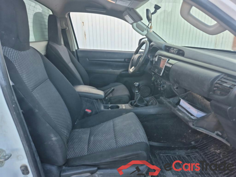 TOYOTA Hilux / 2016 / 2P / pickup 2.4 D-4D Cabina Sencilla GX #6