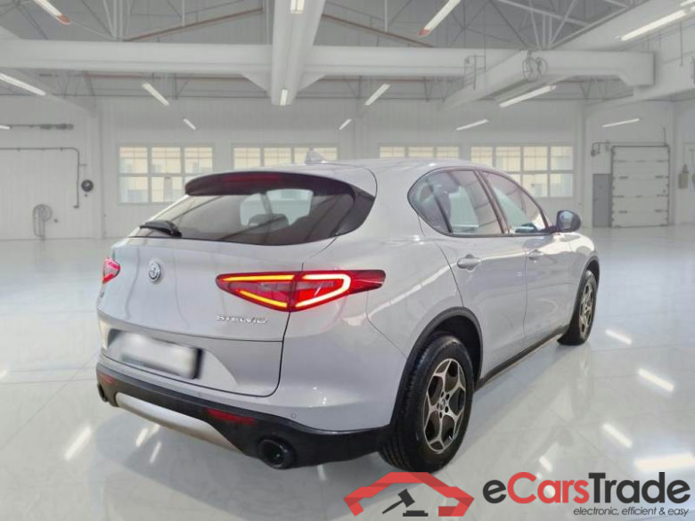 ALFA ROMEO STELVIO / 2017 / 5P / SUV 2.2 TD 190 CV SUPER BUSINESS AT8 Q4 #2