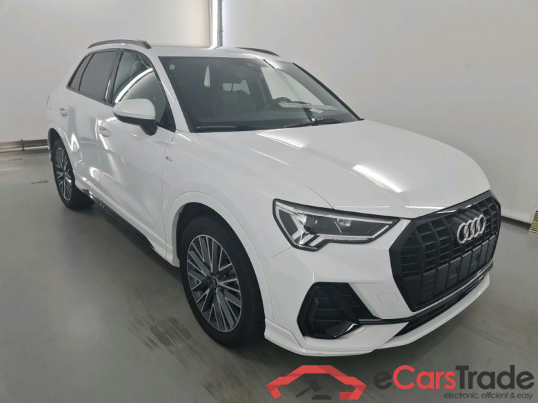 AUDI Q3 1.4 45 TFSI E S TRONIC S LINE #2