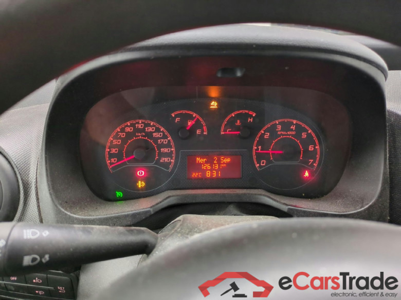 FIAT Fiorino / 2016 / 4P / Fourgonnette 1.3 Multijet 80 Pack Professional Nav #6