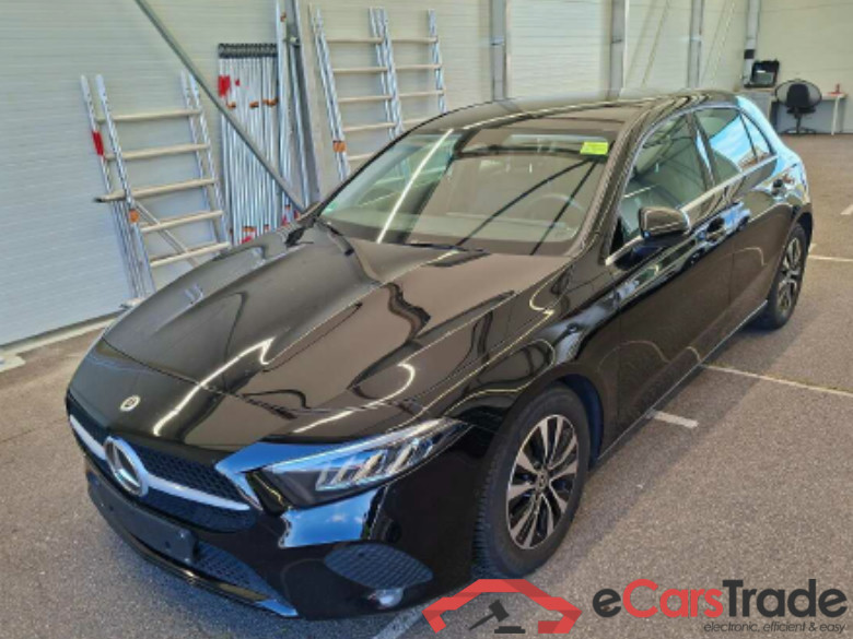MERCEDES-BENZ A-Klasse Diesel A 180 d 8G-DCT Entry 5d 85kW #1