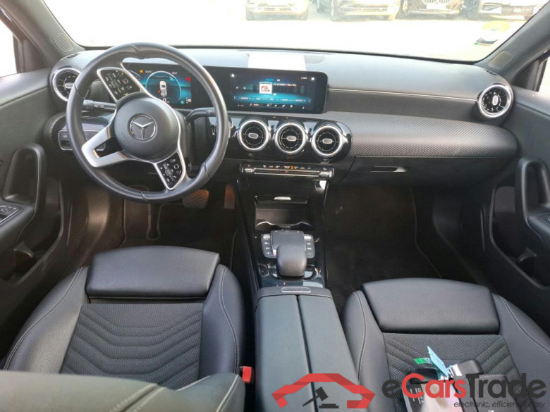 MERCEDES-BENZ Classe A Compact / 2018 / 5P / Berline A 180 d Business Line 8G-DCT #5