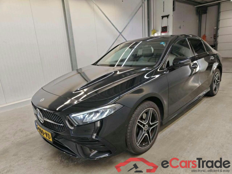 MERCEDES-BENZ A-klasse 250 e AMG Line #1
