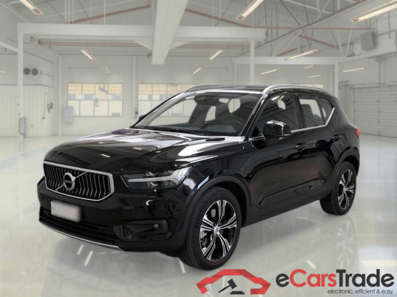 VOLVO XC40 / 2017 / 5P / SUV T5 PLUG-IN HYBRID AUTO RECH INSCRIP EXPR