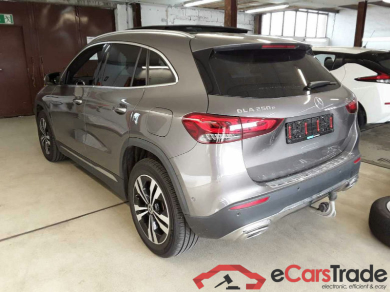 Mercedes-Benz GLA  #3
