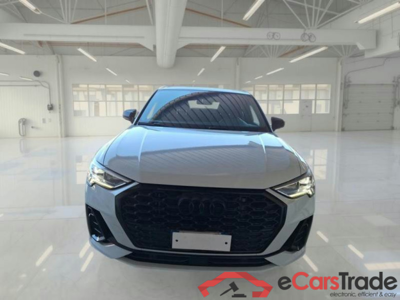 AUDI Q3 SPORTBACK / 2019 / 5P / SUV 35 TFSI S TRONIC IDENTITY BLACK #5