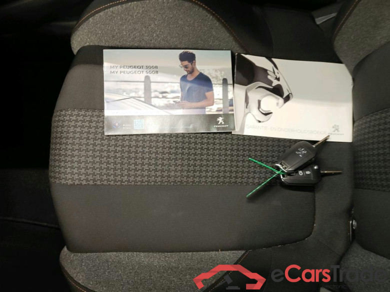 Peugeot 3008 Active PureTech 130 EAT8 5d #4