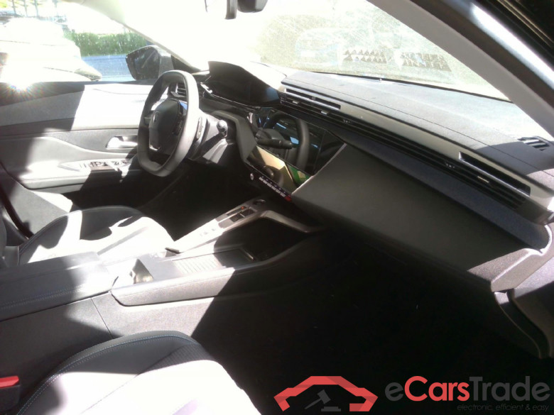 Peugeot 408 Allure Hybrid 145 e-DCS6 #3