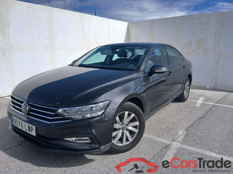 VOLKSWAGEN Passat / 2019 / 4P / sedán Business 2.0 TDI 90kW (122CV) DSG #1