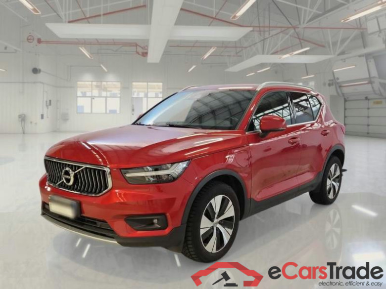 VOLVO XC40 / 2017 / 5P / SUV T4 PLUG-IN HYBRID AUTO RECH INSCRIP EXPR