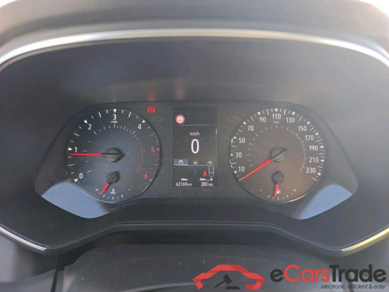 RENAULT Clio / 2019 / 5P / berlina con portón Business Blue dCi 63 kW (85CV) #4