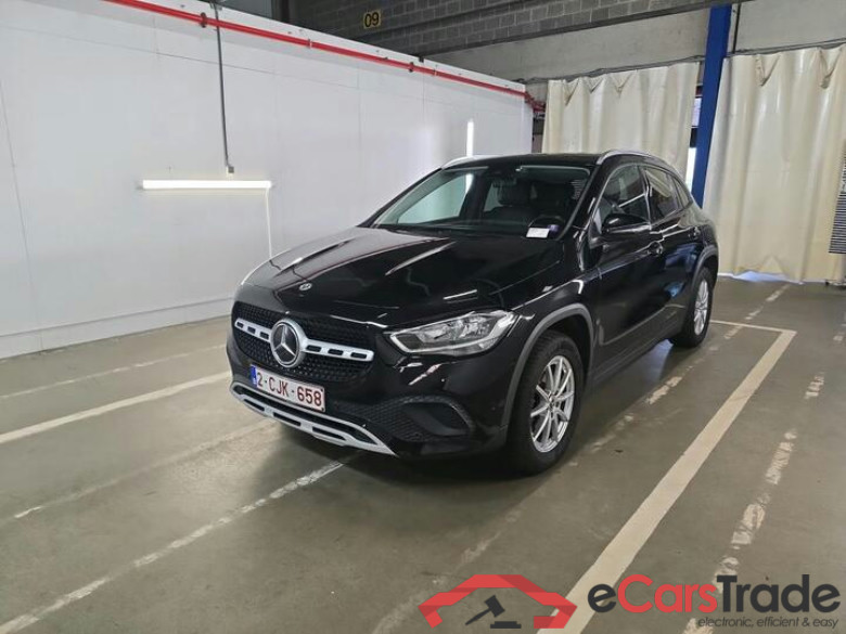 Mercedes GLA GLA GLA 180 Business Solution Essential 100kW/136pk  5D/P Auto-7 - CO2 onvolledig #1