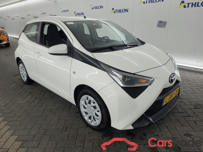 TOYOTA Aygo 1.0 VVT-i x-play 5D 53kW #2