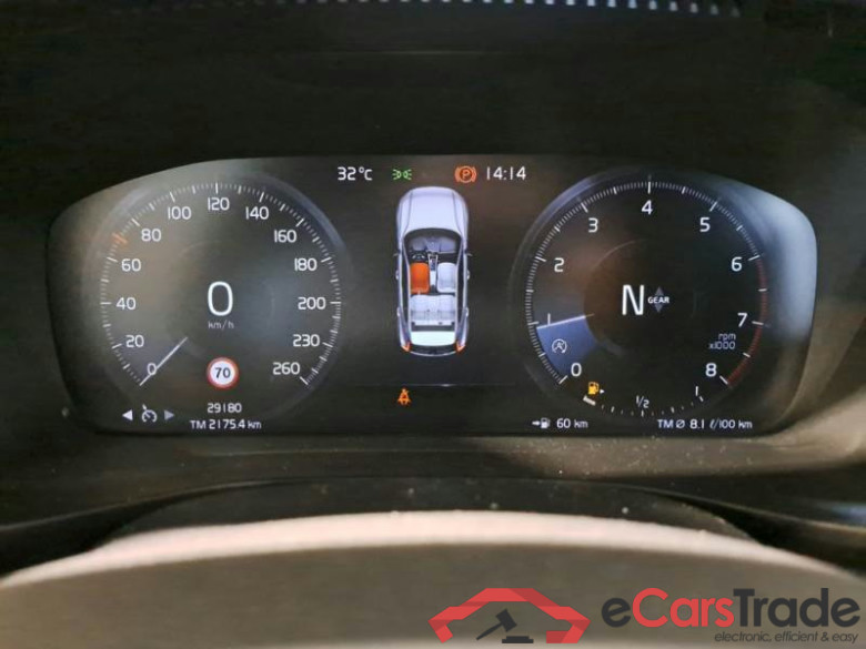 VOLVO XC40 / 2021 / 5P / SUV T2 CORE #4