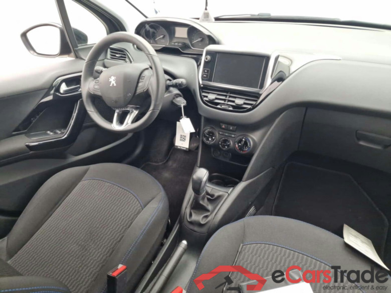PEUGEOT 208 1.2 PT SIGNATURE #3