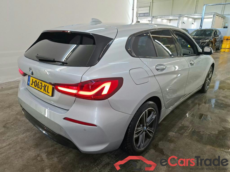 BMW 1 Serie 118iA 5d #2