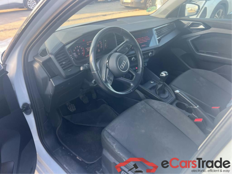 AUDI A1 / 2018 / 5P / berlina con portón Sportback Advanced 25 TFSI 70kW (95CV) (CX) #3