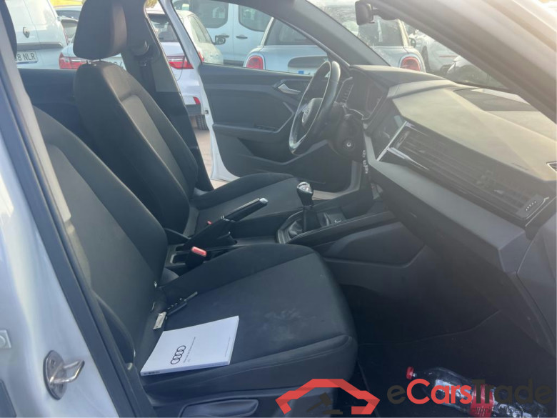 AUDI A1 / 2018 / 5P / berlina con portón Sportback Advanced 25 TFSI 70kW (95CV) (CX) #6